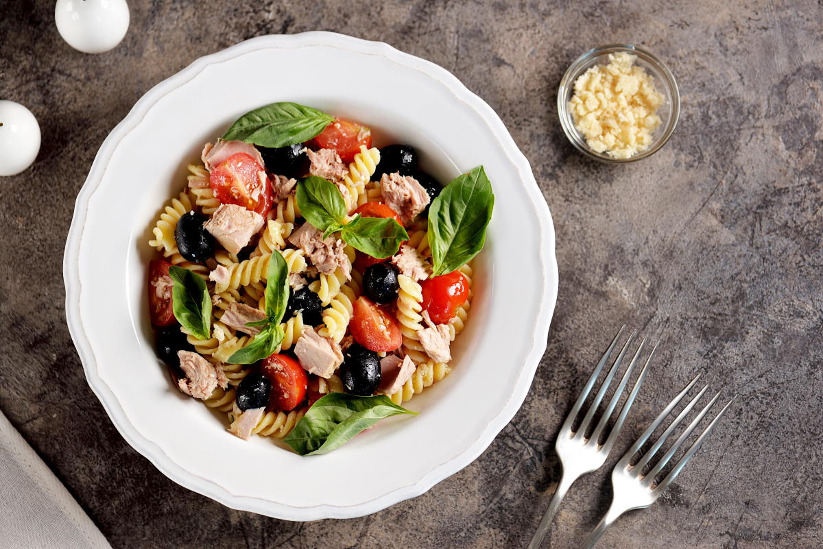 3 סלטי טונה מומלצים לאירוע בר מצווה ביתי