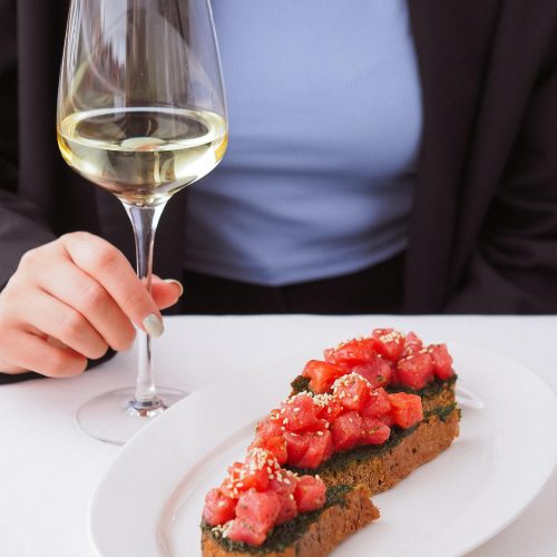 התאמת ארוחת דגים עם יינות