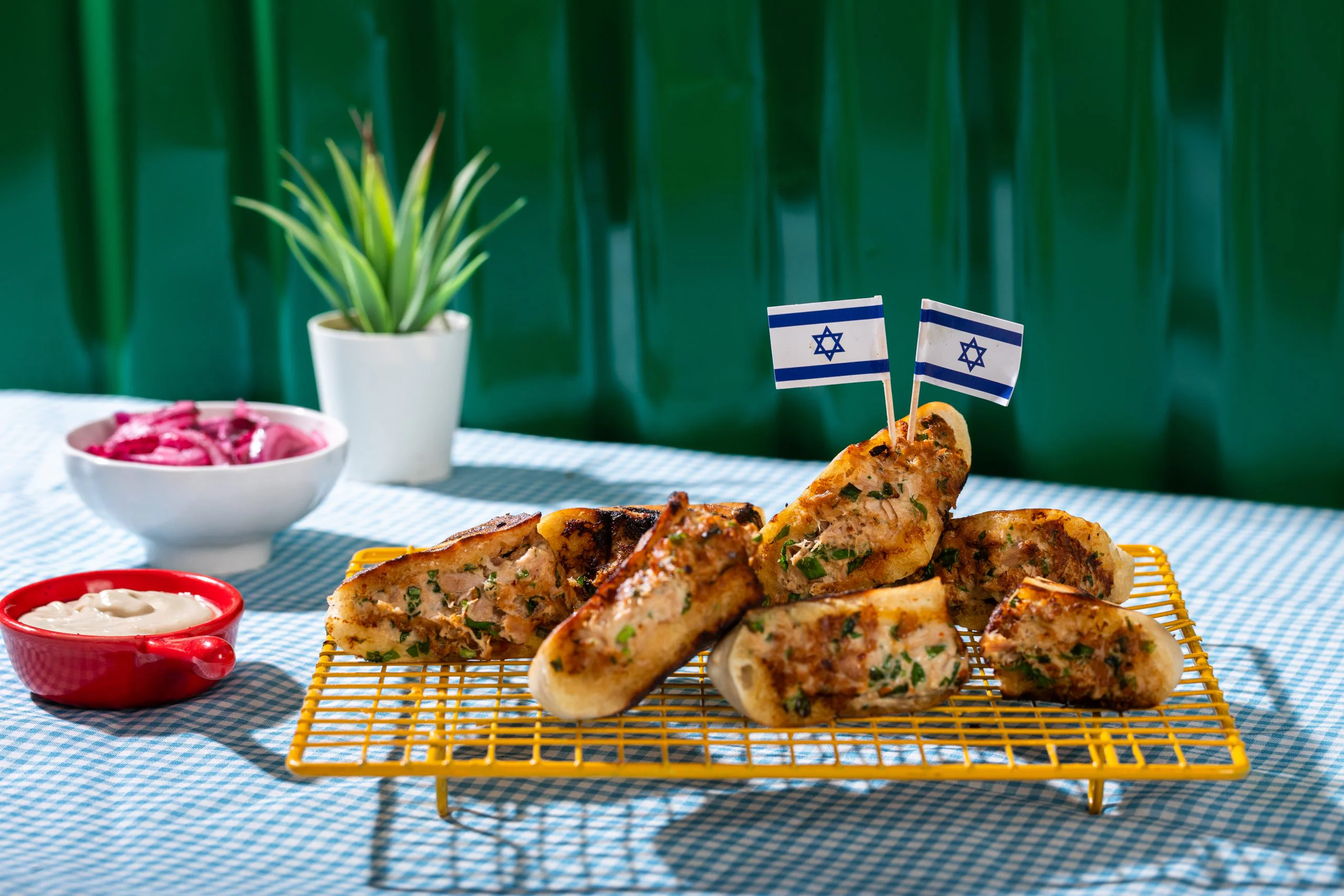 עראיס טונה