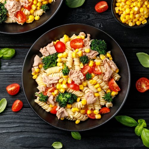 איך לשלב טונה במנות שיתאימו לכל המשפחה